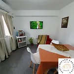 Departamento Con Patio Y Cochera